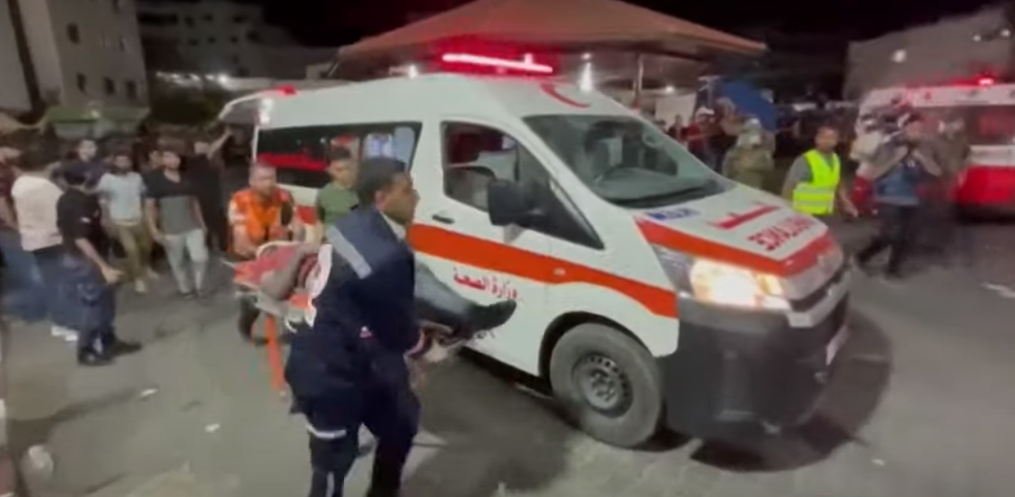 Bombardeio de Israel atinge hospital em Gaza e mata ao menos 200. Um bombardeio israelense matou pelo menos 200 pessoas no hospital Ahli Arab