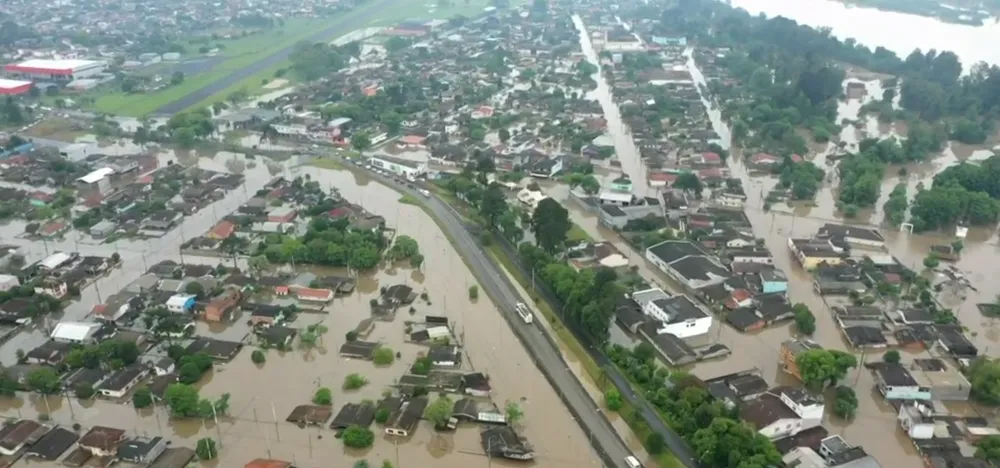 Após temporais, cidades do Paraná enfrentam inundaçõesUnião da Vitória, Rio Negro e São Mateus do Sul continuam com cheias...