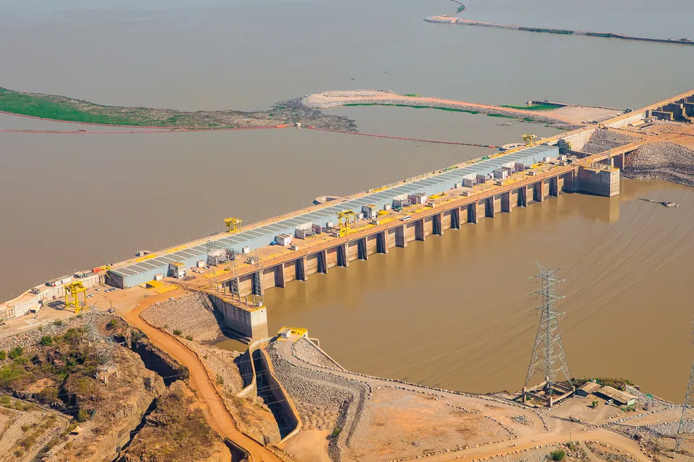 Seca histórica do rio Madeira paralisa operações em uma das maiores hidrelétricas do Brasil Esta segunda-feira (2), a Santo Antônio Energia