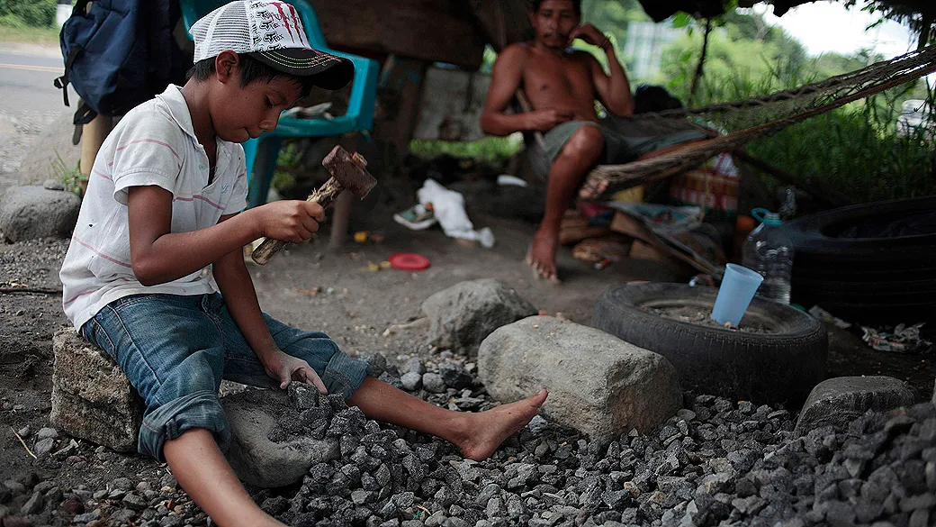 O Brasil registrou 25 mil mortes de menores no local de trabalho Conforme um estudo da Fundação Oswaldo Cruz (Fiocruz), publicado nesta