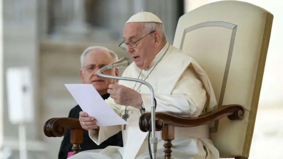 Vaticano autoriza bênção de padres para pessoas do mesmo sexo A igreja católica sempre se opostos à união de pessoas mesmo sexo negando