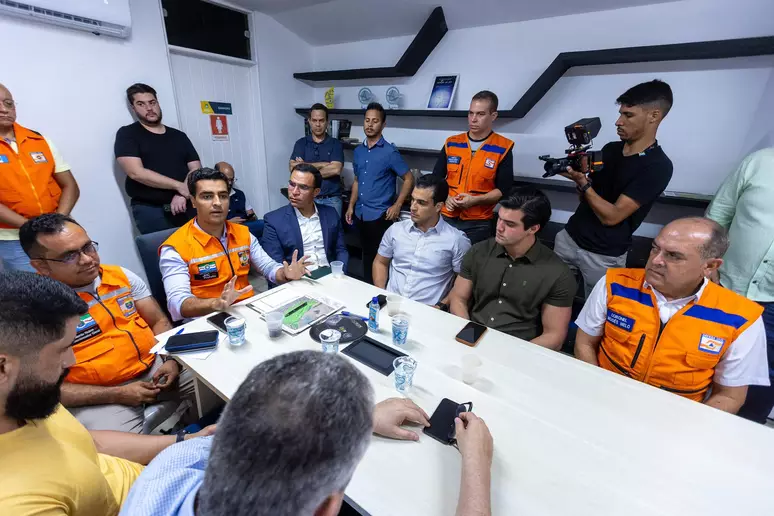 Autoridades cobram reparação após rompimento de mina em Maceió Em uma coletiva de imprensa nesta segunda-feira (11), Paulo Dantas (MDB),