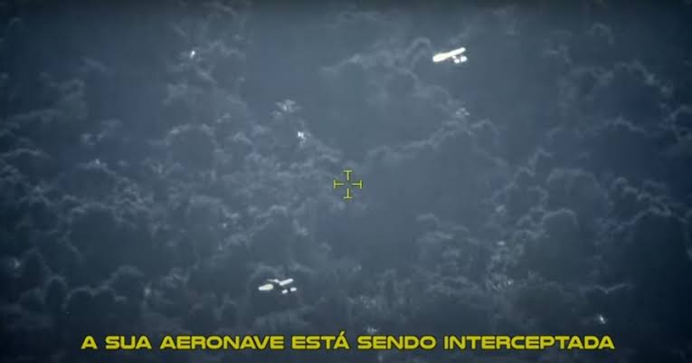 FAB intercepta avião suspeito e atira, mas piloto foge após pouso, Veja o Vídeo da Perseguição A Força Aérea Brasileira (FAB) interceptou um