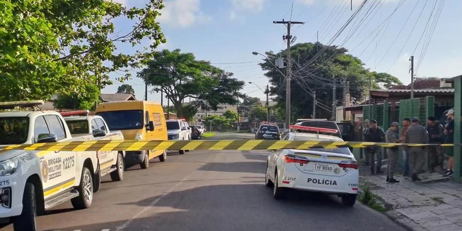 Homem é preso após matar esposa, concretar corpo e guardar dentro de geladeira No bairro Sulbrasileiro, na rua Pinheiro Machado, em Osório,