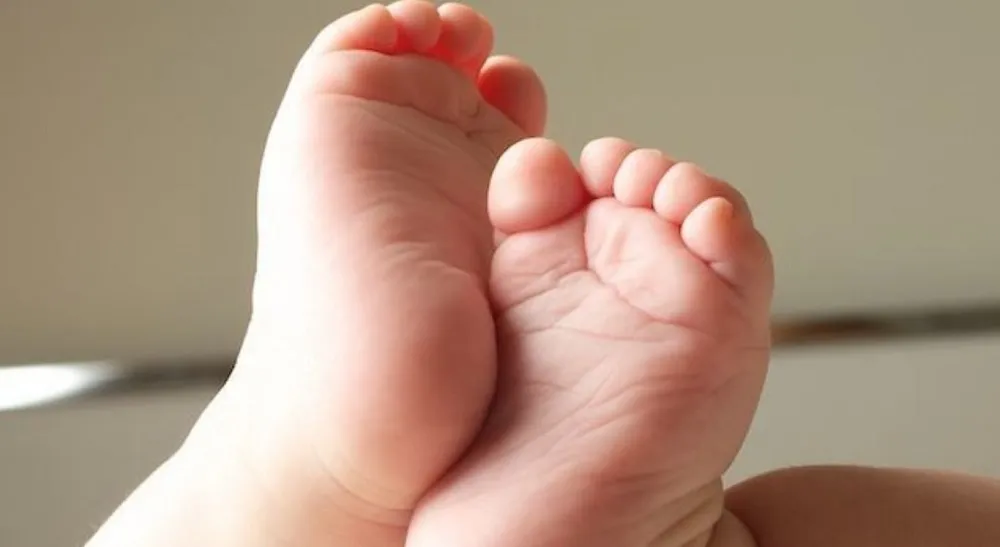 Internacional: Mulher dá a luz e filho de 12 anos joga recém nascido no lixo Na última semana, um feto com cerca de 37-38 semanas de gestação