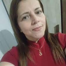 Mulher é assassinada a tiros e tem corpo incendiado; ex-marido é suspeito A Polícia Civil investiga o assassinato de Sueli Matoso, de 45 anos