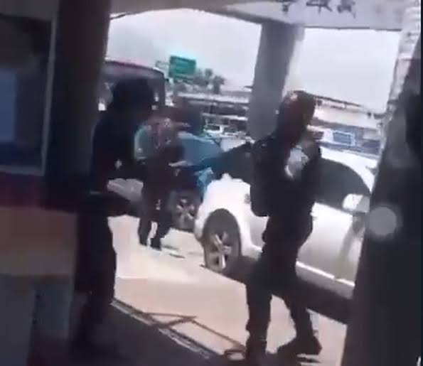 🚨Vídeo Forte: PM mata homem após atirar à queima-roupa durante operação no Complexo da Maré Uma operação no Conjunto de Favelas