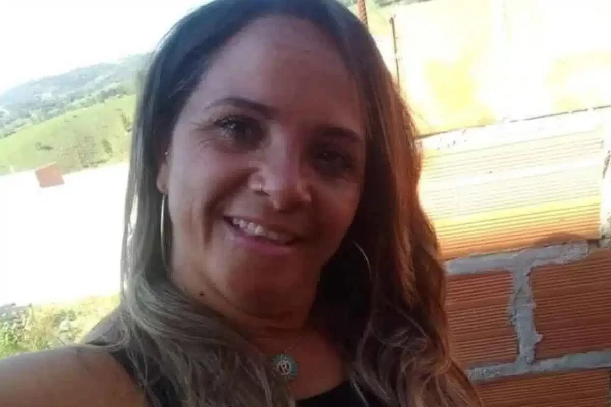 Feminicídio: Homem mata esposa e lava cadáver com cloro e desinfetante Um homem foi preso em flagrante na madrugada do último domingo