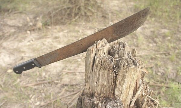 Tailândia: Cobrador autônomo é detido após cobrar dívida com facão Um cobrador autônomo foi conduzido por uma guarnição da Polícia Militar