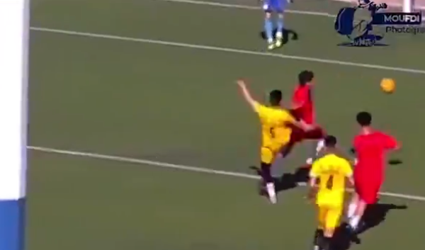 Jovem morre após receber chute fatal durante partida. Estádio onde o acidente aconteceu não tinha a presença de ambulância ou de...