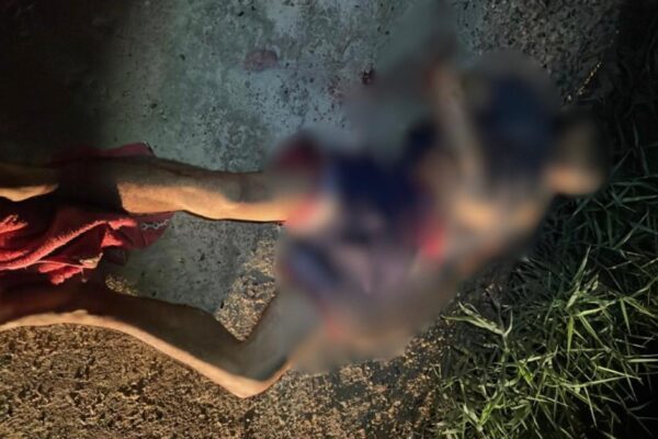 🚨ATENÇÃO IMAGENS FORTES🚨: Homem é morto com 17 facadas por dever R$ 250 a traficantes Traficantes mataram, na noite desta quarta-feira