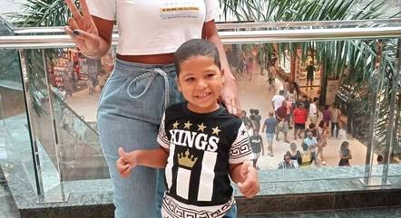 Crueldade: Criança autista de 7 anos pode ter sido morta envenenada pela própria mãe Um menino autista de 7 anos foi encontrado morto