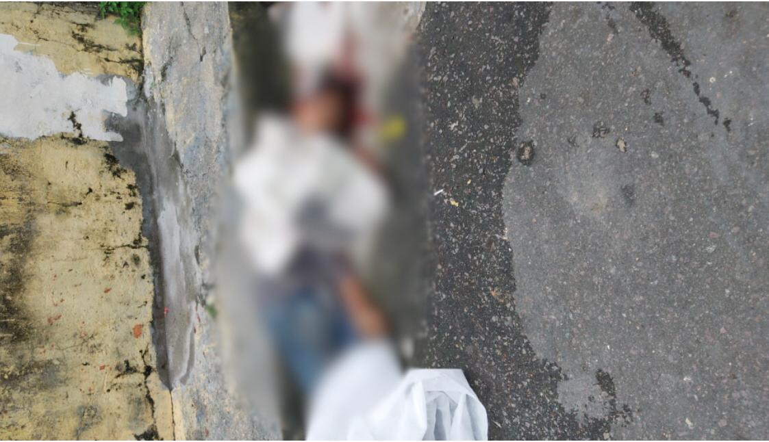 Morador de rua é executado enquanto almoçava na calçada Sem identificação e em situação de rua, um homem foi morto a tiros na hora em que