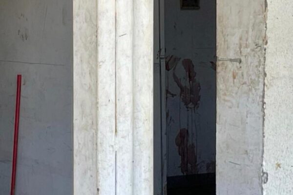 🚨Imagens e Vídeo Fortes: Mulher lavada de sangue é encontrada morta em hortifruti Uma mulher, ainda não identificada, foi encontrada morta