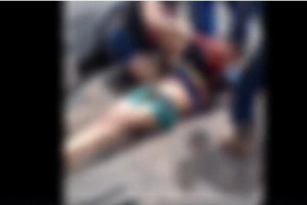 🚨Vídeo Forte: Após acidente motorista afoga no próprio sangue Muito ferido, o motorista de um carro modelo Corsa, cor prata, placa JXS-7F20