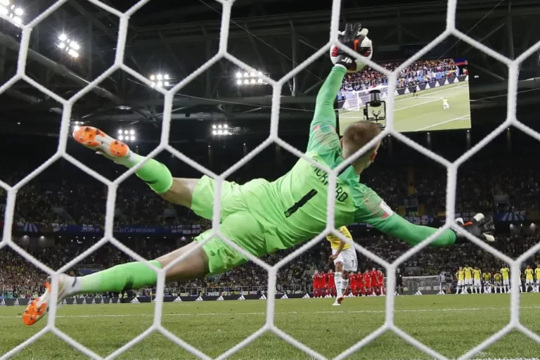 Esporte: Futebol brasileiro terá mudança de regra em pênalti; entenda O futebol brasileiro tem nova regra para marcações de pênalti em lances