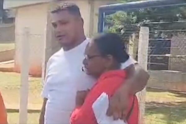 Preso por 12 anos injustamente: Homem condenado por 10 estupros é inocentado após exame de DNA e foi solto Um homem negro preso injustamente