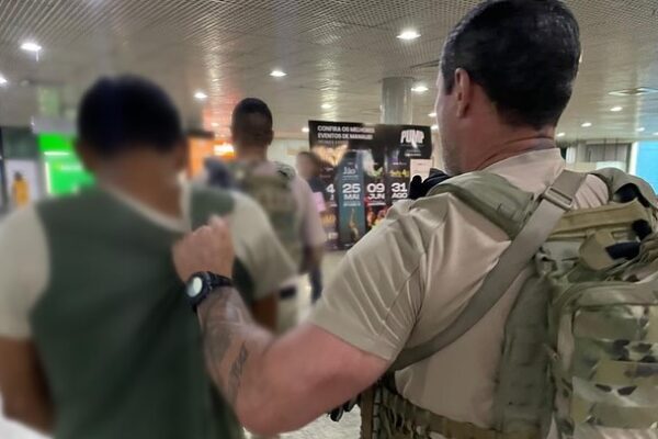 🚨VÍDEO: ‘avô’ confessa ter estuprado bebê recém-nascida de cinco dias Um homem foi preso nesta segunda-feira (13) por estuprar