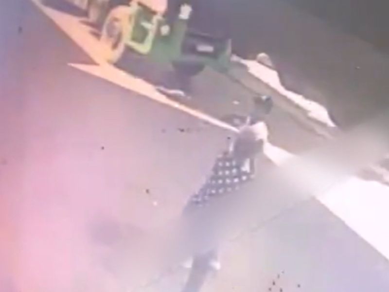 Video Forte: Mulher é esmagada por caminhão após ser empurrada pela própria companheira no PA Uma mulher, identificada como Marlyan Raquel
