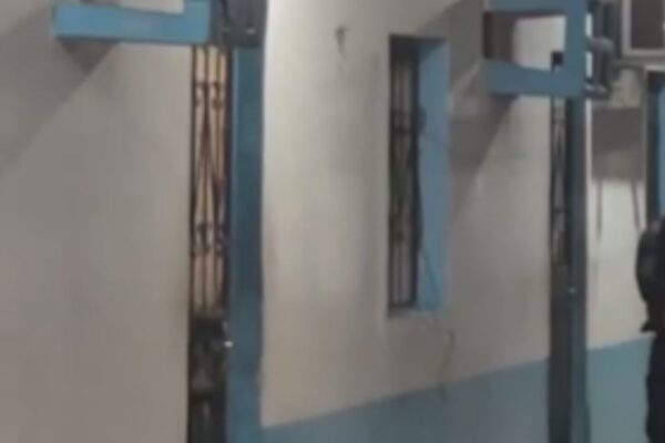 Mulher mata o namorado com facada no peito e tranca o corpo em uma kitnet Na noite desta quinta-feira (23), o corpo de um homem identificado