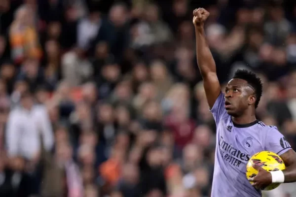 ✊🏿 Racismo: Espanhóis que fizeram ataque racista a Vinicius Jr, são condenados a oito meses de prisão Três espanhóis foram condenados