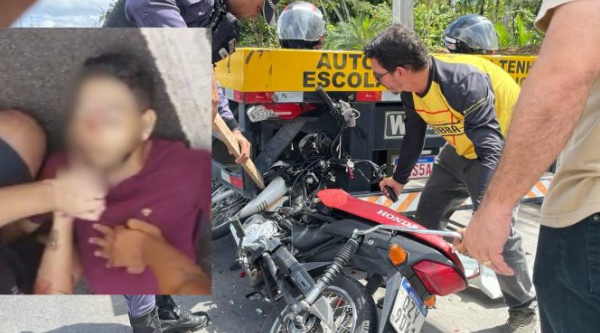 VÍDEO: Motociclista bate a cabeça na traseira de carreta de auto. escola e morreUm motociclista, não identificado, morreu na manhã...