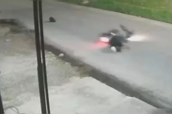 Motociclista morre após atropelar cachorro em Ananindeua. Motociclista trafegava pela rua quando foi surpreendido por cachorro.
