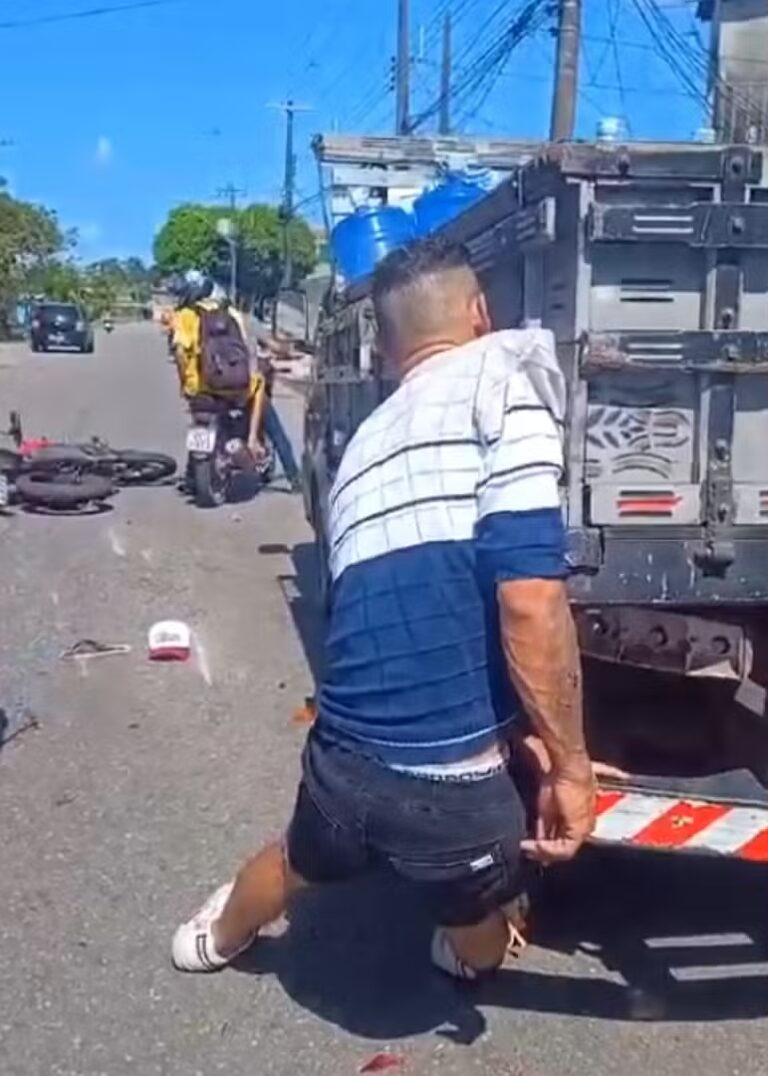Vídeo: Homem fica pendurado pelo ombro após acidente no PA
