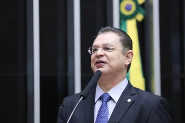 🖊🚨Apesar de protestos, autor de PL do aborto diz ter 300 votos favoráveis O deputado federal Sóstenes Cavalcante (PL-RJ), autor do PL