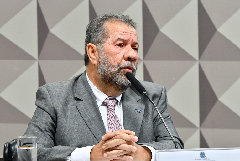 💰Economia: Ministro da Previdência anuncia 'pente-fino' em 800 mil benefícios temporários, como auxílio-doença O ministro Carlos Lupi