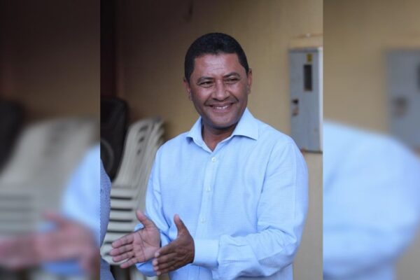 😱Pastor ''Talarico'' flagrado com “irmã” em motel renuncia ao cargo Após ser exposto por fiéis nas redes sociais, o pastor talarico anunciou