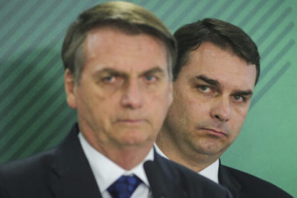 😱💣Investigação: Policia Federal tem áudio de Bolsonaro e ex-chefe da Abin negociando plano para livrar Flávio de investigação...