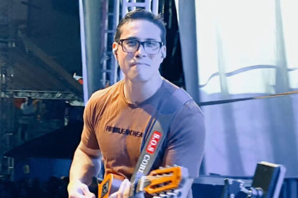 😱🚨Tragédia: Descarga elétrica mata cantor do Pará durante show em Salinas A trágica morte do cantor e multi-instrumentista Ayres Sasaki...