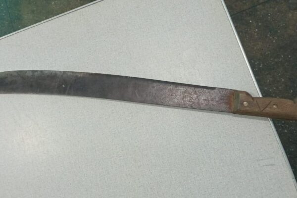 😱💣Homem tenta matar mãe, avó e irmã com um facão por causa de cartão de crédito Francisco Emanuel Ramos Teixeira, conhecido como....