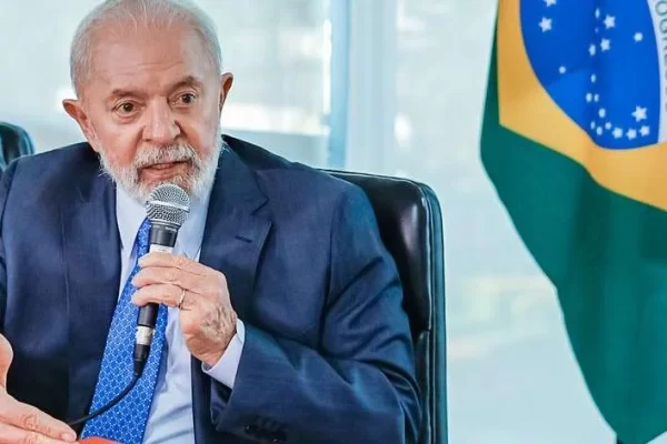 😱💣“Se o cara é corintiano, tudo bem”, diz Lula sobre violência contra mulheres; Veja o Vídeo O presidente Lula (PT) disse....