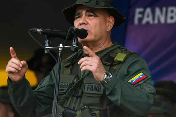 Internacional: Forças Armadas da Venezuela declaram 'lealdade absoluta' a Maduro Após serem chamadas pelos oposicionistas para impedir...