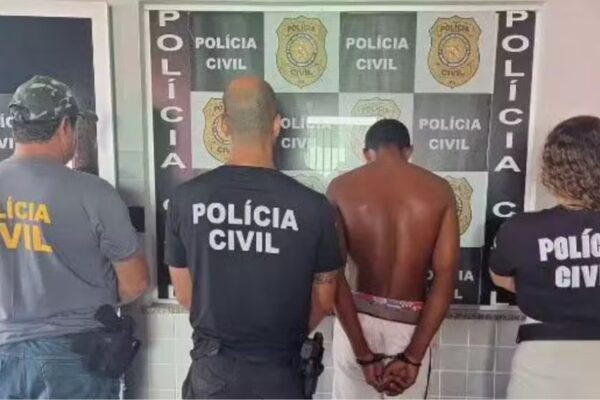 😱🚨Polêmica: Homem é preso por importunação sexual e furto de calcinhas no Marajó Um homem foi preso por importunação sexual e furto...