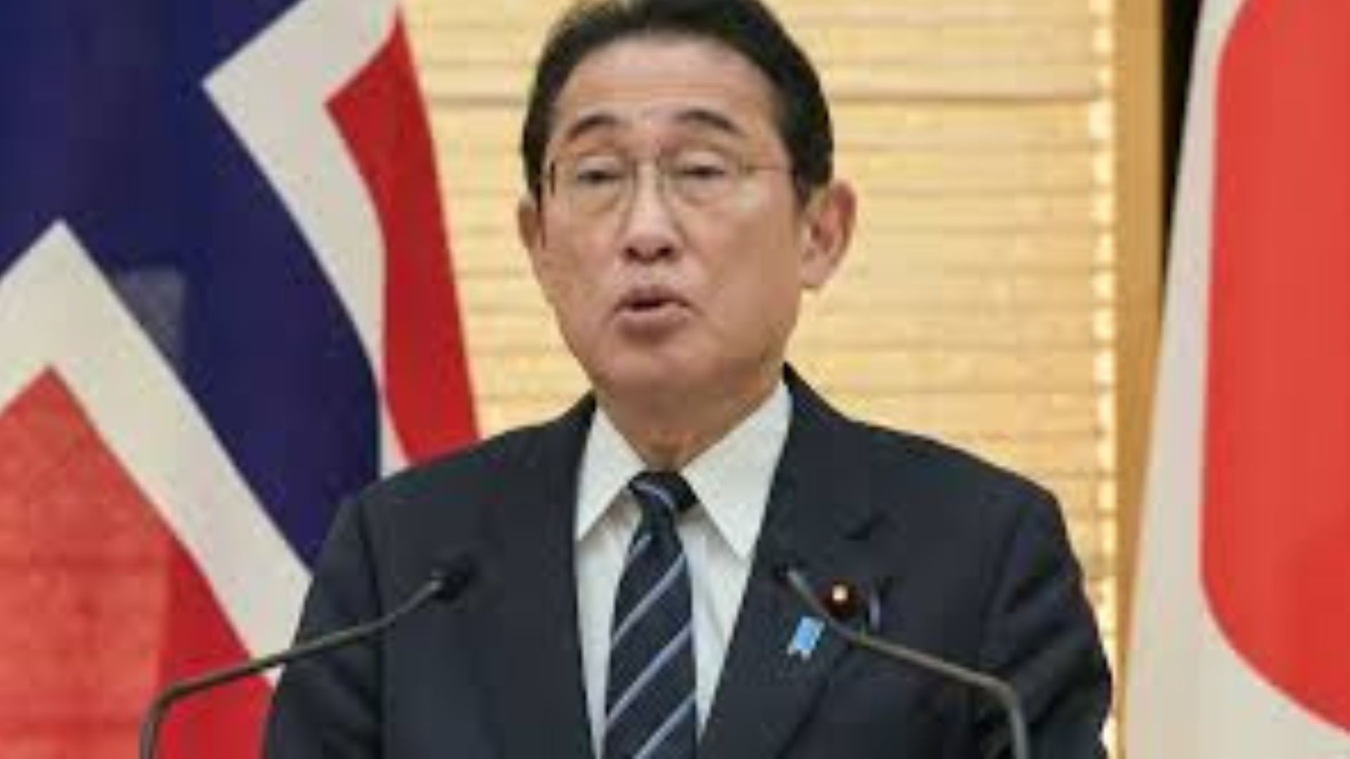 🚨Internacional: Japão emite alerta de terremoto de grandes proporções O primeiro-ministro do Japão, Fumio Kishida, cancelou