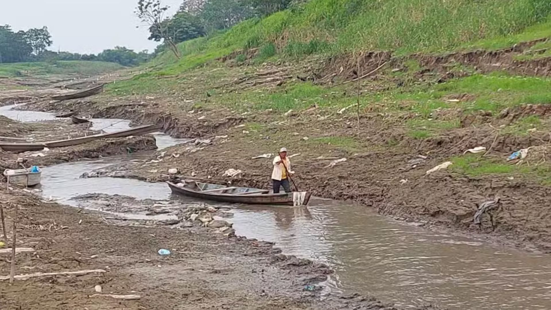 Pior seca da história no Rio Solimões pode deixar cidades isoladas O Rio Solimões atingiu nessa sexta-feira (30), o nível mais baixo