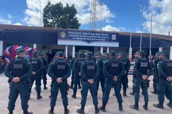 🚨😱Em Tailândia: Adolescente morre após atirar em Policiais Militares Um adolescente de 17 anos morreu após atirar em policiais militares