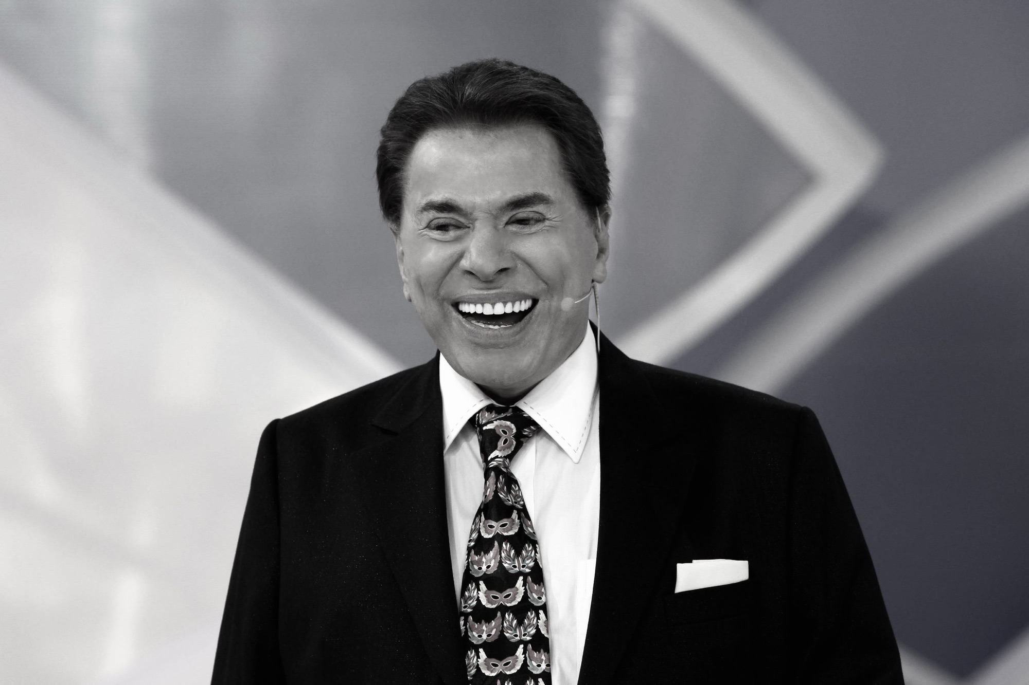 🖤Luto: Silvio Santos morre aos 93 anos de idade O empresário e apresentador Silvio Santos morreu aos 93 anos neste sábado (17).