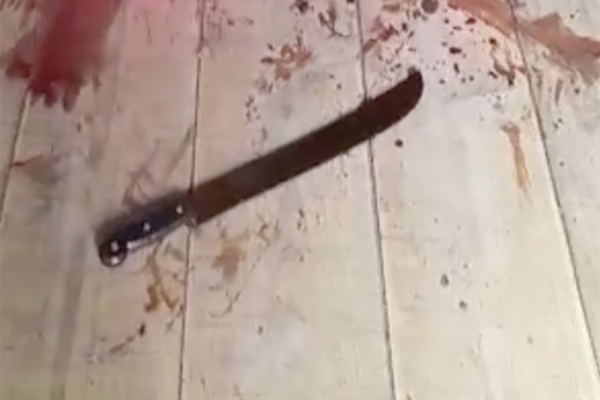 Com o capiroto no corpo, filho é preso após ameaçar 'retalhar' a própria mãe Na última terça-feira (6), em Manacapuru, município localizado