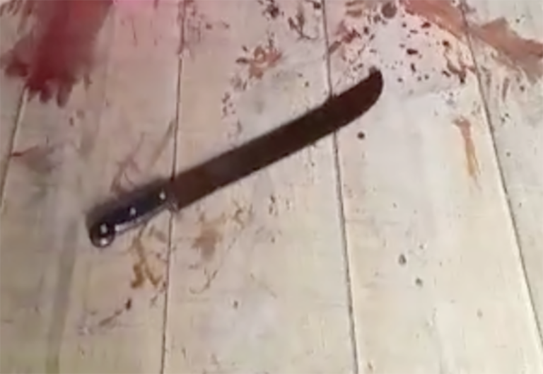 Com o capiroto no corpo, filho é preso após ameaçar 'retalhar' a própria mãe Na última terça-feira (6), em Manacapuru, município localizado