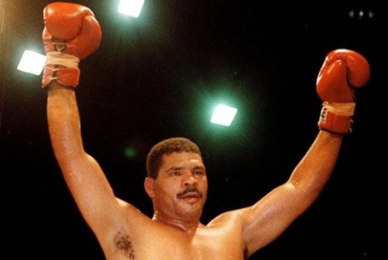 Ex-boxeador Maguila morre aos 66 anos