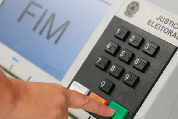 Saiba o que é permitido e proibido no último dia antes das eleições. Segundo a Justiça Eleitoral, os candidatos a prefeito e vereador...