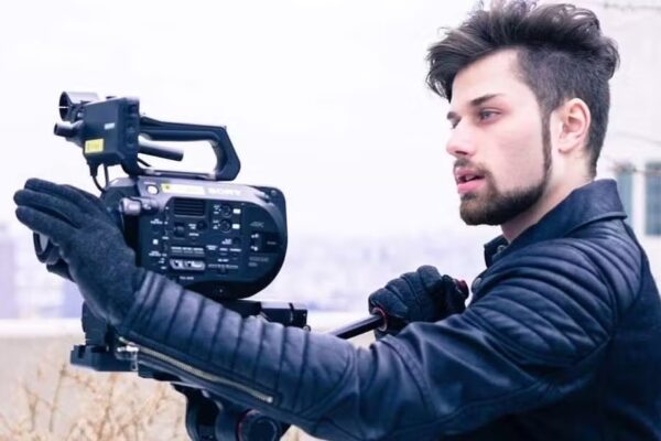 Youtuber norte-americano é assaltado e agredido durante visita à SP. Crime ocorreu na última quarta-feira (3) na rua Girassol. Ele teve...