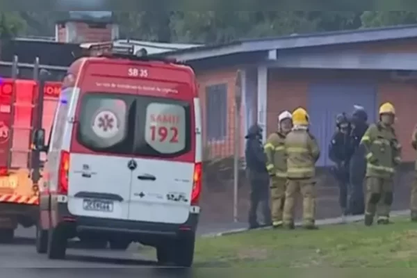 Atirador que matou pai, irmão e PM é encontrado morto. A polícia foi acionada após denúncia de maus-tratos e já encontrou o atirador morto...