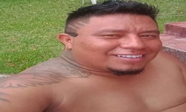 Bandidos invadem oficina de motocicletas, roubam celular e matam mecânico