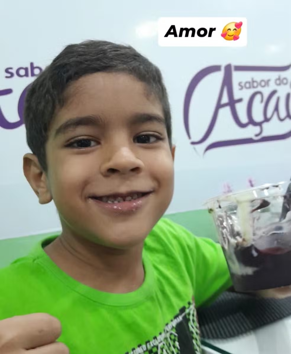 Criança de 6 anos morre com tiro acidental na cabeça após pegar arma de PM