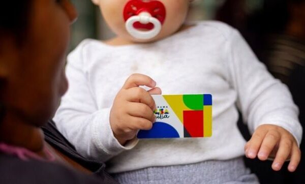 Bolsa Família chega a 20,8 milhões de famílias em dezembro